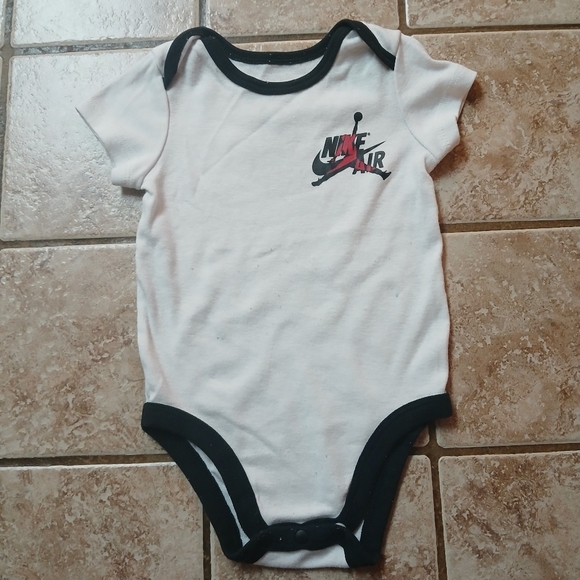 #0367 Babys 3pc. Bundle Set Size 12M Pre-owned with normal wear. - Picture 8 of 12